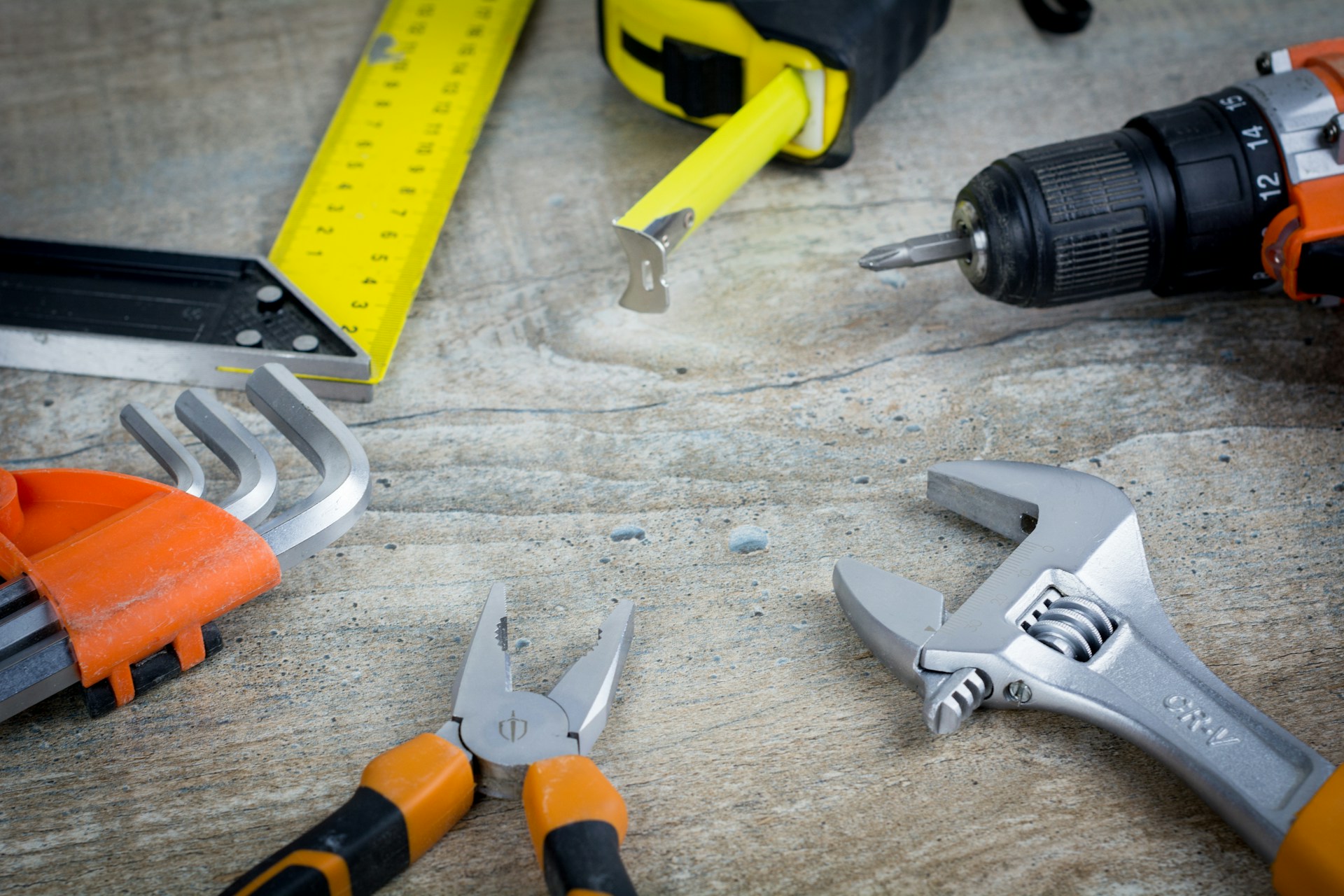 Top 4 Contractor Listing Sites to Boost Business Visibility